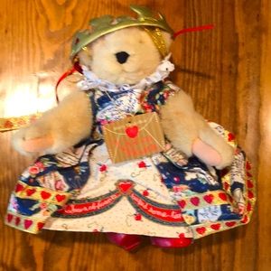 Muffy Vanderbear Queen of Hearts ♥️ 1993